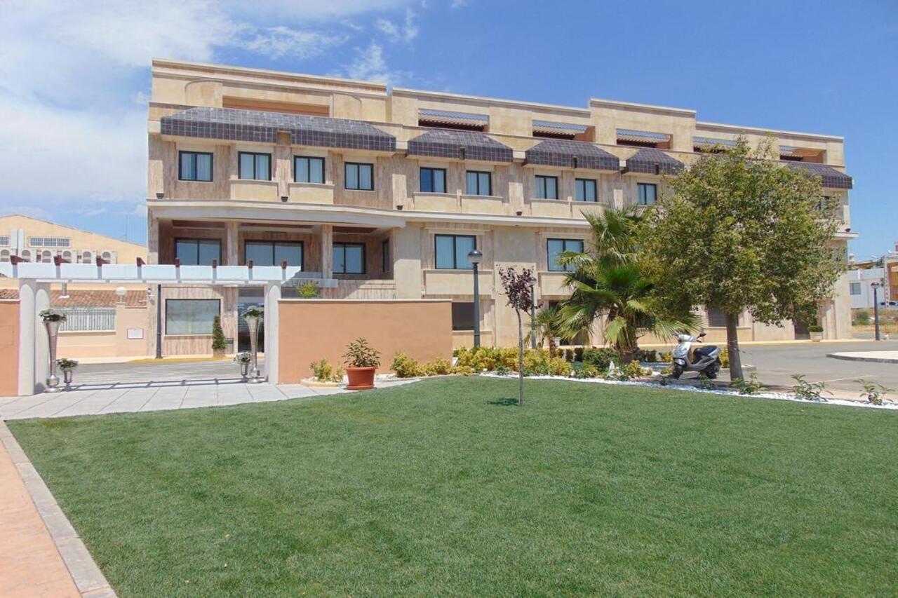 Hotel Restaurante Emilio Hellin Bagian luar foto
