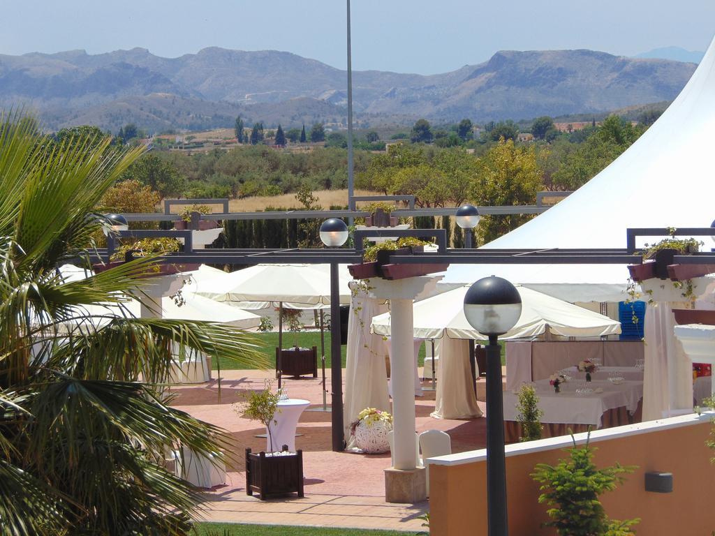 Hotel Restaurante Emilio Hellin Bagian luar foto