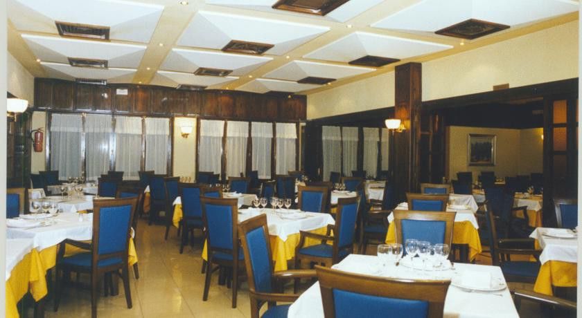 Hotel Restaurante Emilio Hellin Bagian luar foto