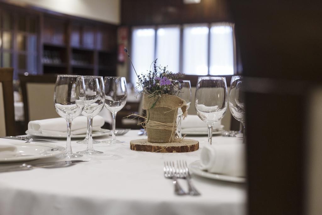 Hotel Restaurante Emilio Hellin Bagian luar foto