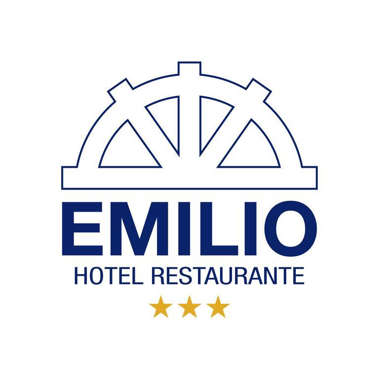 Hotel Restaurante Emilio Hellin Bagian luar foto