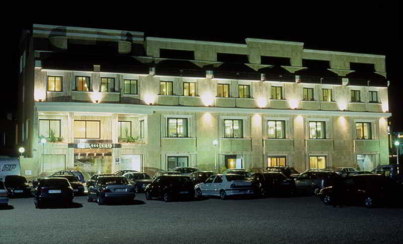 Hotel Restaurante Emilio Hellin Bagian luar foto